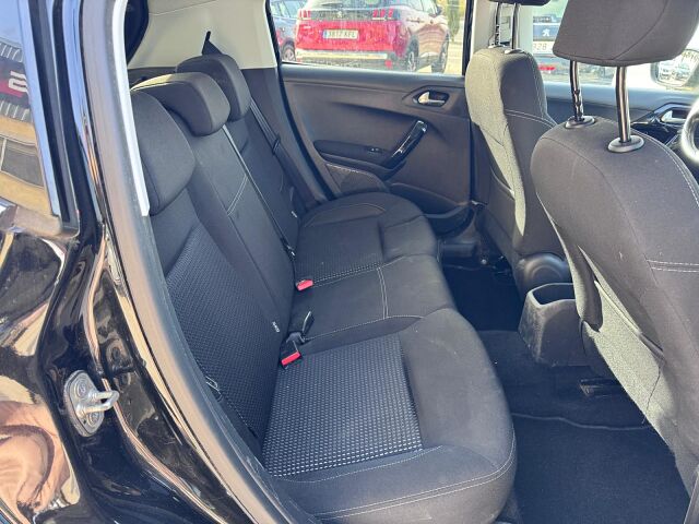 PEUGEOT 208 TECH 1.2 E-THP LPG AUTO SPANISH LHD IN SPAIN 70000 MILES SUPER 2019